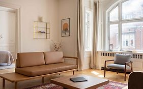 Lovely 3Br Manor Apartment 5 Min From Tivoli Gardens